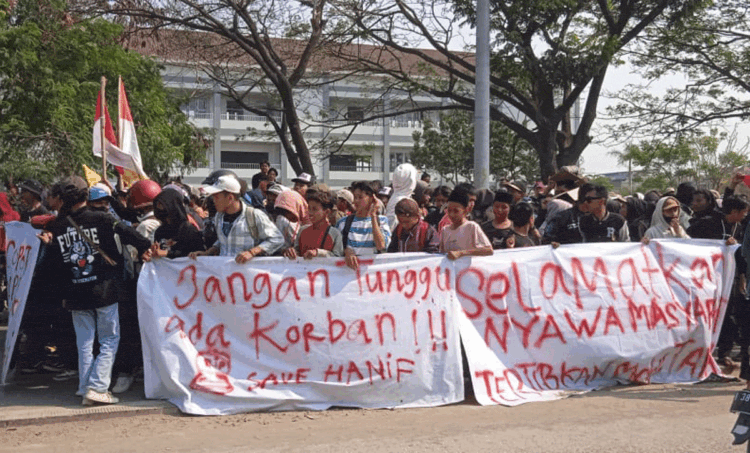 Imbas Bocah Terlindas, Warga Demo Truk Tanah Di Kosambi