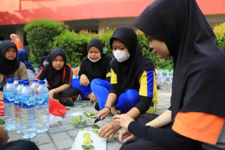 SDN Tangerang 3 Mulai Produksi Massal Abate Alami