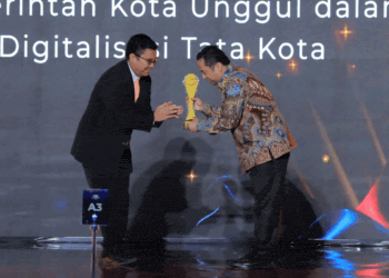 Wujudkan Transformasi Digital, Arief Diganjar Penghargaan