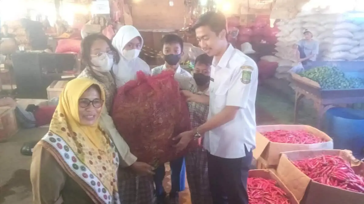 Dapat Dana Pembinaan dari Pemkot Tangerang, SDN Tangerang 3 Beli Bahan Abate Alami Dapat Dana Pembinaan dari Pemkot Tangerang, SDN Tangerang 3 Beli Bahan Abate Alami