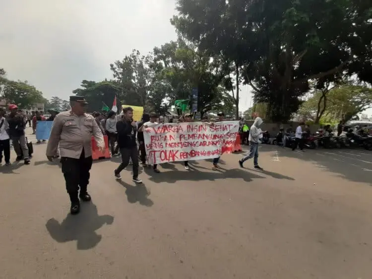 Khawatir Kesehatan, Masyarakat Kalanganyar Lebak Tolak Pembangunan Peternakan