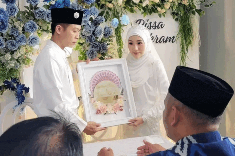 Nikahi Larissa Chou, Segini Mahar Ikram Rosadi