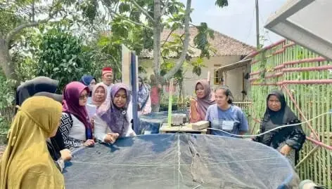 Diskan Bina Kelompok Pengolah Ikan di Dua Desa
