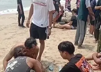 BREAKING NEWS:  6 Wisatawan Terseret Ombak Ciantir Lebak, 2 Orang Tewas