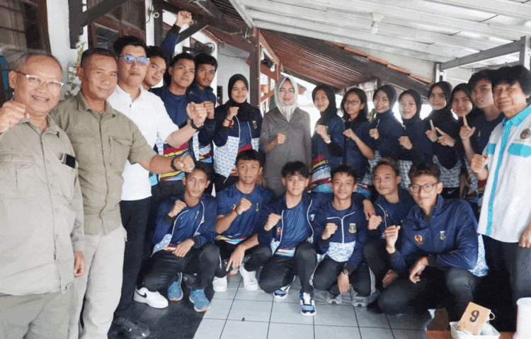 Airin Lepas Atlet Taekwondo Banten di Pra PON XXI