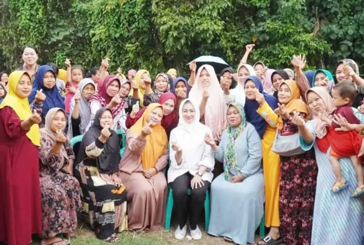 Masyarakat di Pagelaran Yakin Banten Maju di Tangan Airin