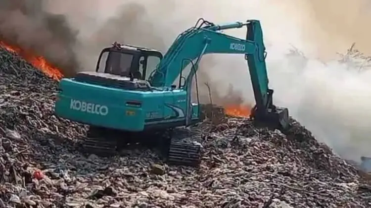 Bantu Padamkan Kebakaran TPA Rawa Kucing, Arief Instruksikan 10 Tambah Alat Berat