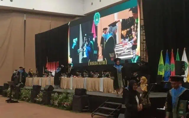 Wisuda 1.200 Orang, Lulusan UNIS Tangerang Diharapkan Bisa Berkiprah Membangun Bangsa Wisuda 1.200 Orang, Lulusan UNIS Tangerang Diharapkan Bisa Berkiprah Membangun Bangsa