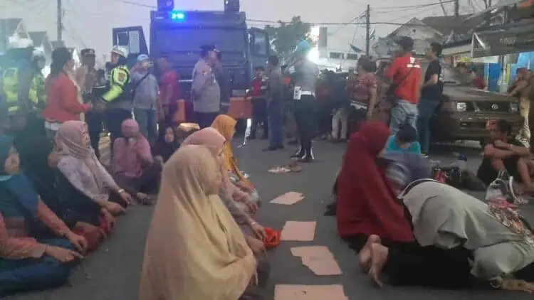 Polresta Tangerang Ambil Alih Pemasangan Plang Revitalisasi Pasar Kuta Bumi