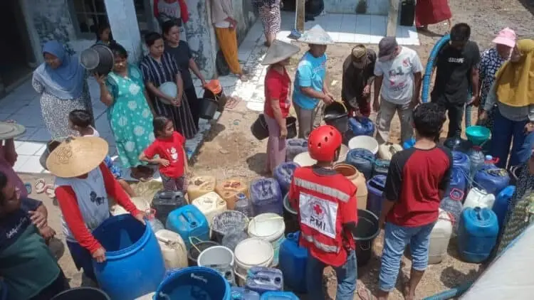 Kemarau Panjang di Pandeglang Belum Berakhir, Pasokan Bantuan Air Bersih Terkendala Armada