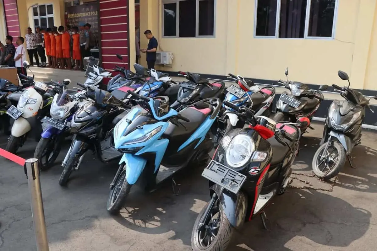 5 Pelaku dan 14 Motor Hasil Curian Diamankan Satreskrim Polres Lebak 5 Pelaku dan 14 Motor Hasil Curian Diamankan Satreskrim Polres Lebak