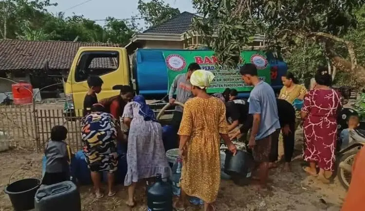 Eks Napiter di Banten Bagikan Ribuan Liter Air ke Masyarakat Terdampak Kemarau
