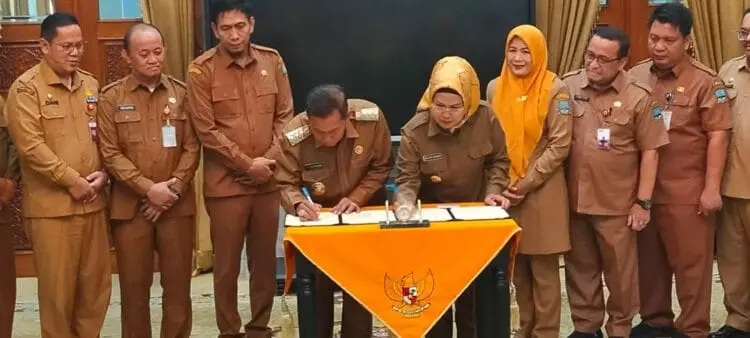 Pemkab dan Pemkot Serang, jalin kerjasama terkait pelayanan publik dan pembangunan daerah perbatasan, Senin (16/10/2023). (SIDIK/SATELITNEWS.COM)