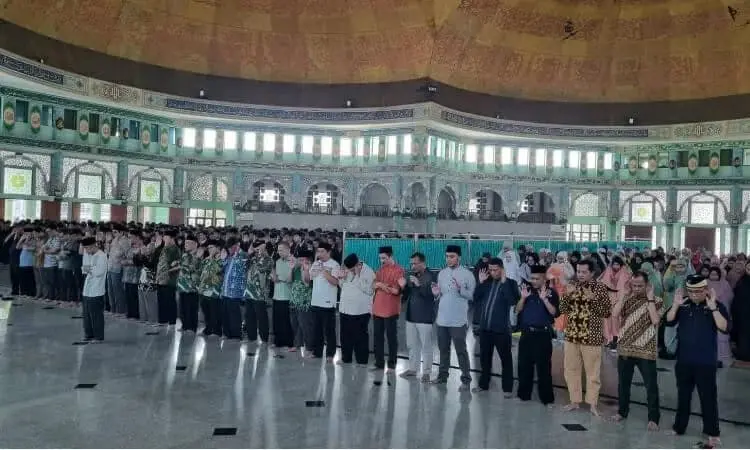 Ribuan Mahasiswa UMT Gelar Salat Gaib Bagi Pejuang Palestina