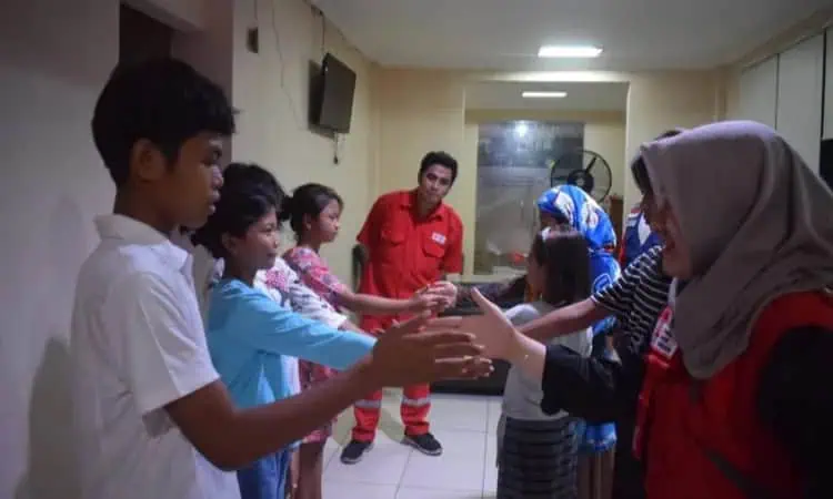 Hilangkan Jenuh Pengungsi Terdampak Kebakaran, PMI Kota Tangerang Berikan Pendampingan Psychosocial Support Service