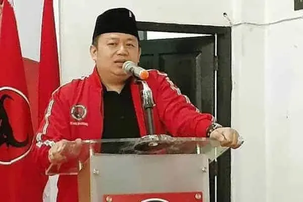 Ketua DPC PDIP Kabupaten Tangerang Irvansyah Asmat saat berpidato. (DOK/SATELITNEWS.COM)
