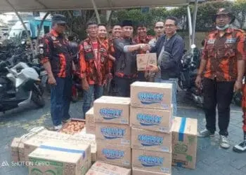 Pemuda Pancasila Kota Tangerang Beri Bantuan untuk Warga Terdampak Kebakaran TPA Rawa Kucing