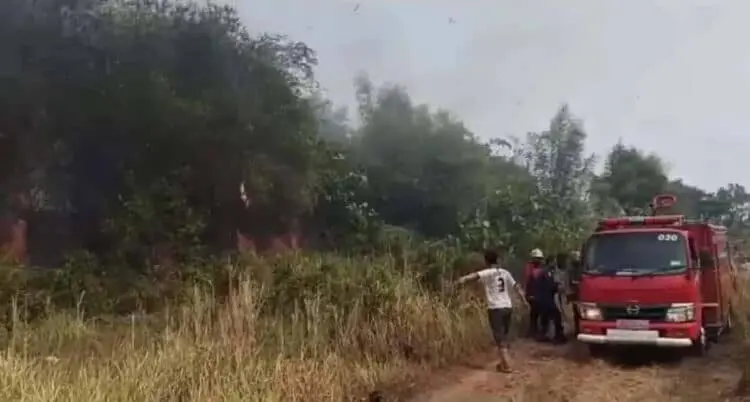 Lahan Kosong Di Lengkong Gudang Timur, Bikin Warga Panik
