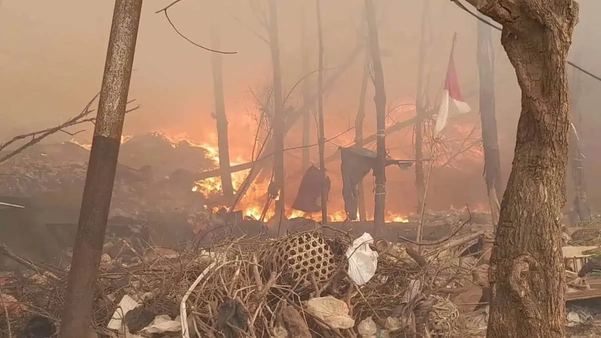 BREAKING NEWS: Kebakaran Hebat Melanda TPA Rawa Kucing Kota Tangerang