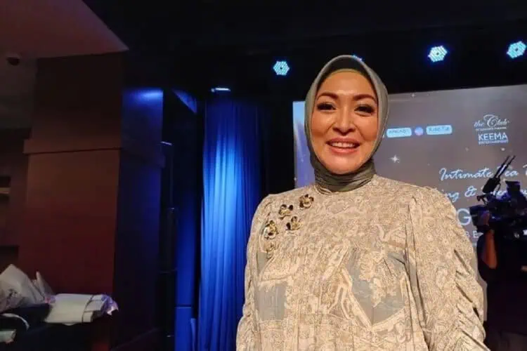 Angelina Sondakh:Hilang Separuh Nafas, Fokus Dunia Hiburan