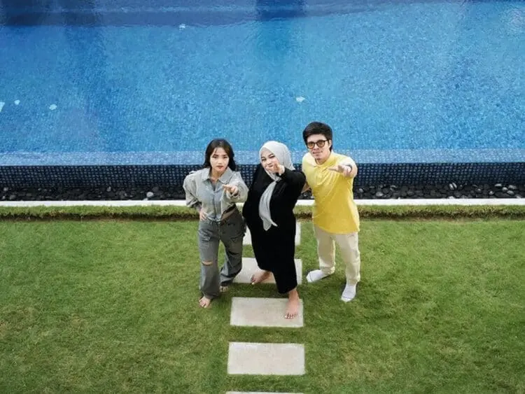 Diisukan Hubungannya Retak Oleh Netizen, Atta-Aurel Buktikan Hubungan Tetap Baik dengan Fuji