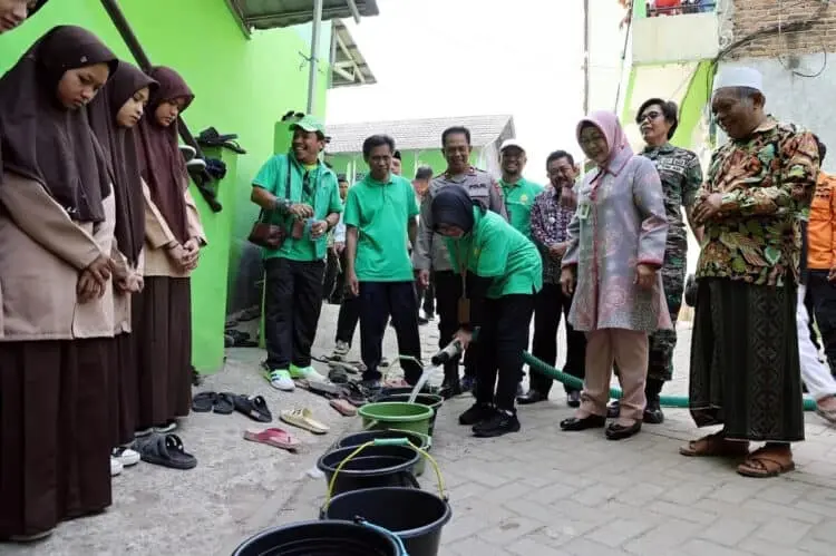 Kekeringan di Banten Tambah Parah, 600 Ribu Liter Air Bersih Didistribusikan