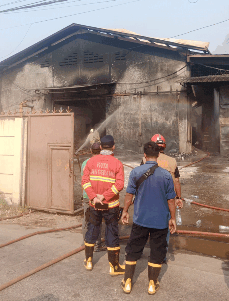 Pabrik Plastik Di Sepatan Kabupaten Tangerang Terbakar, Kerugian Rp 1,5 Miliar