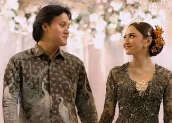 Rizky Febian Bersimpuh: “Mahalini Maukah Kau Menikah Denganku...”