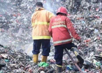 Kebakaran TPA Rawa Kucing Makin Terkendali, Jalan Iskandar Muda Dibuka Secara Terbatas