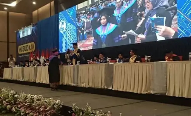 UMT Wisuda Ribuan Lulusan, Rektor: Jadikan UMT Tempat Kembali
