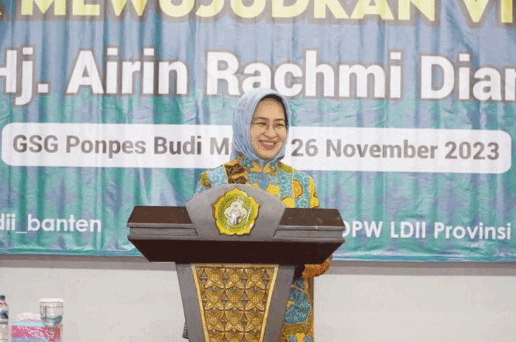 Airin Ajak Masyarakat Bangun Keluarga Saling Asih, Asuh, dan Asah