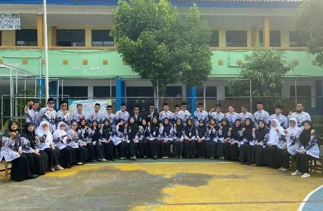 SMP Negeri 18 Kota Tangerang Rayakan Hari Guru Nasional dan HUT Ke-78 PGRI SMP Negeri 18 Kota Tangerang Rayakan Hari Guru Nasional dan HUT Ke-78 PGRI