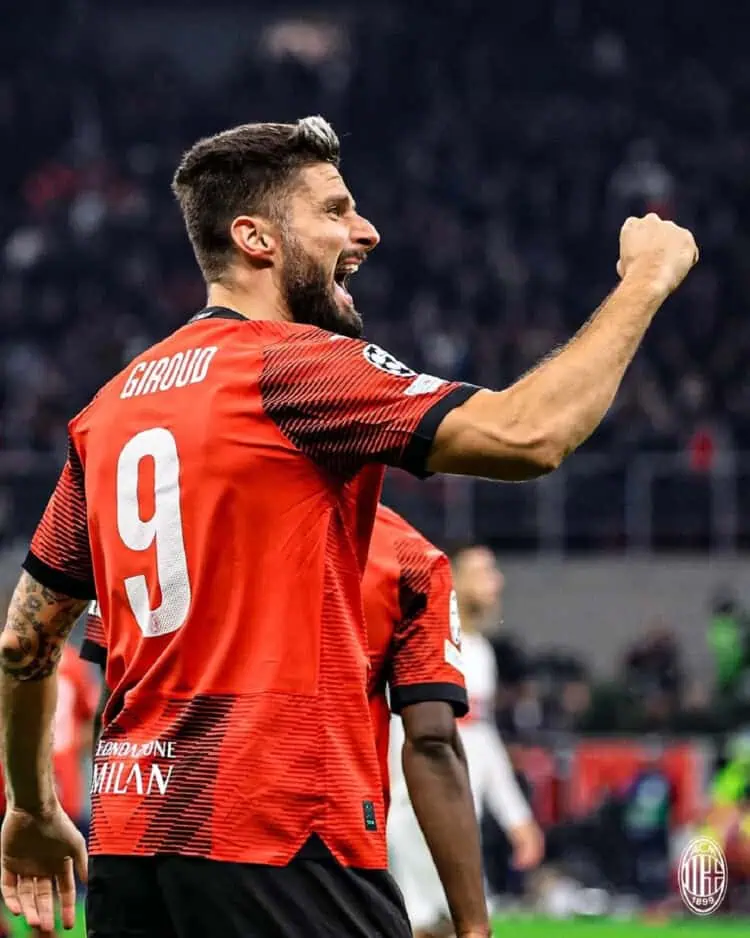 Hina Wasit, Giroud Diskors Dua Laga