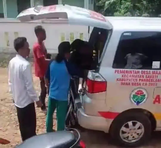 Diduga Keracunan Nasi Uduk, Belasan Orang di Kecamatan Saketi Pandeglang Dilarikan ke Puskesmas