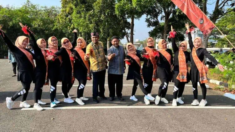 Pemprov Kenalkan Wastra Banten Melalui Senam Sehat