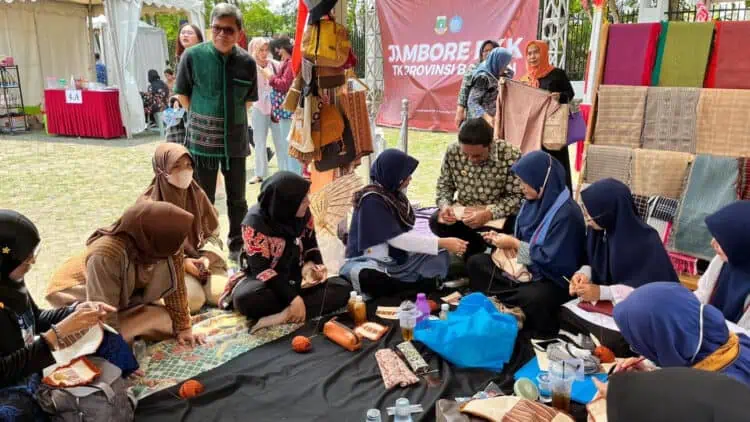 Pagelaran UMKM Wastra Banten, Pj Gubernur Al Muktabar: Gelorakan Bangga Buatan Indonesia