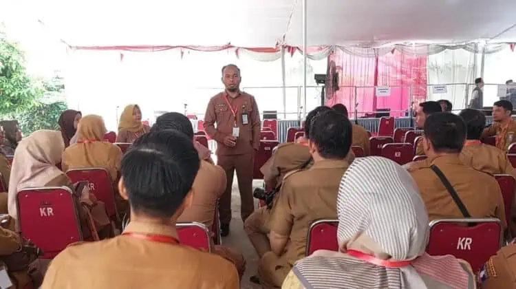 Kepala BKPSDM Kabupaten Serang, Surtaman, menyampaikan arahan terkait tes PPPK. (ISTIMEWA)