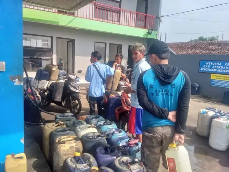 Dalami Kasus SPBN Labuan, Personel Satreskrim Polres Pandeglang Periksa Dokumen Nelayan