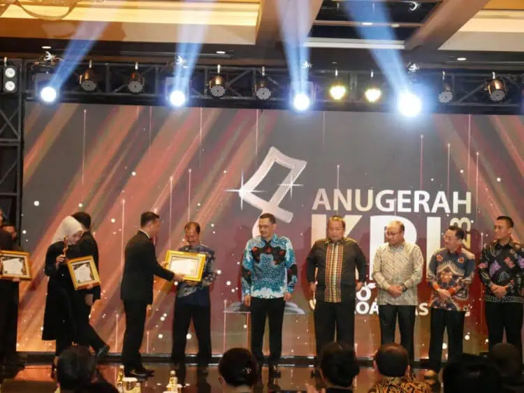 Pemprov dan KPID Banten Raih Penghargaan dari KPI RI