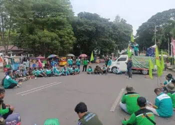 Kawal Pleno Dewan Pengupahan, Buruh di Kabupaten Serang Kembali Berunjuk Rasa 