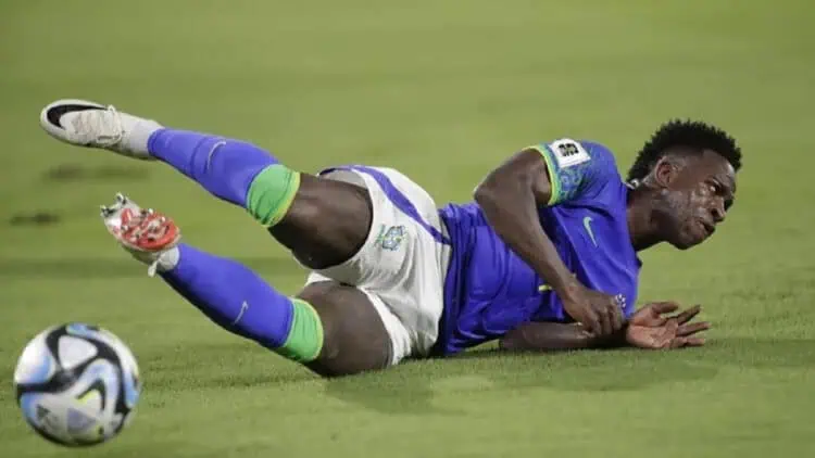 Kena Cedera Hamstring, Vinicius Absen 10 Pekan