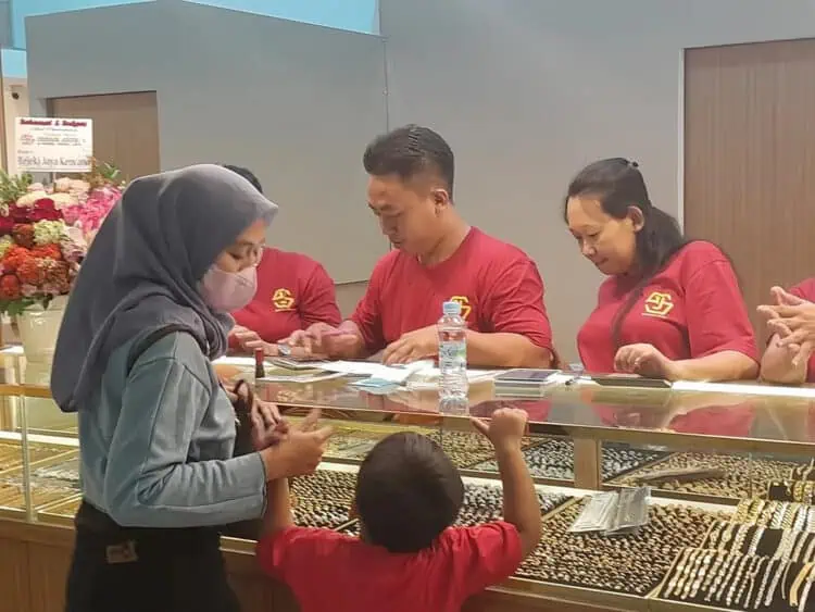 Pedagang Pasar Anyar Masih Enggan Pindah ke Metropolis