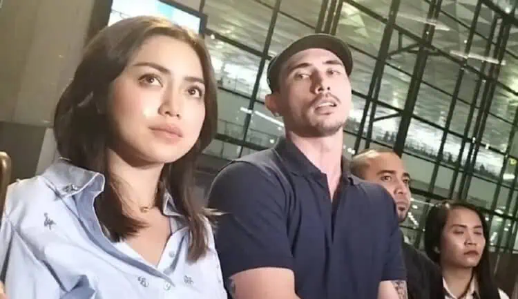 Teriaki Penggelap Mobil Saat Tiba Bandara, Jessica Iskandar Meledak