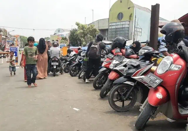 Ojek Minta Toleransi Abonemen Masuk Pasar Rangkasbitung
