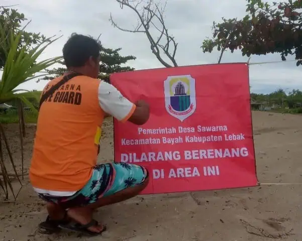 Pengunjung Pantai di Lebak Diminta Waspadai Ketinggian Ombak
