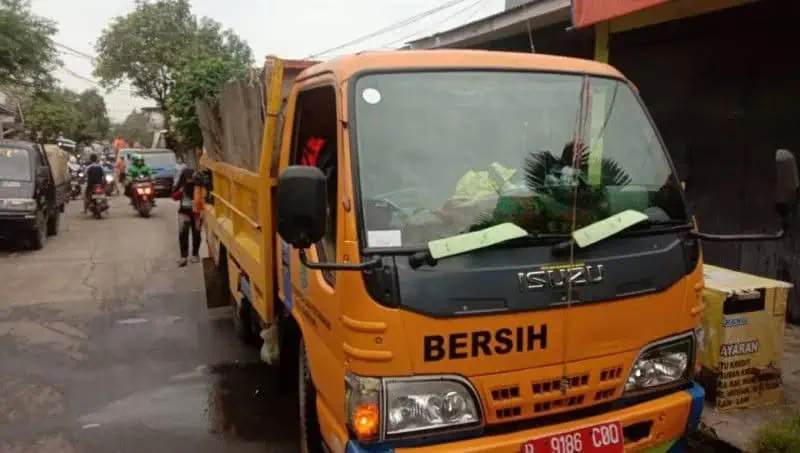 DLH Kota Tangerang Pastikan Tidak Ada Penumpukan Sampah Selama Libur Akhir Tahun 2023 DLH Kota Tangerang Pastikan Tidak Ada Penumpukan Sampah Selama Libur Akhir Tahun 2023