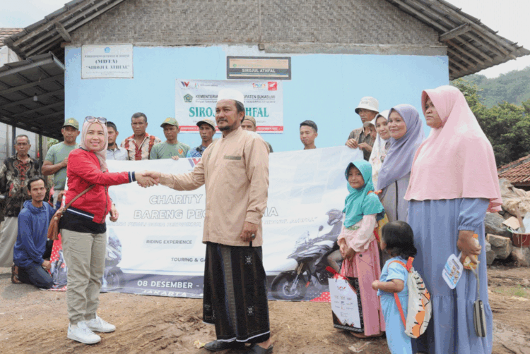 Wahana Honda Adakan Charity Touring Renovasi Sekolah