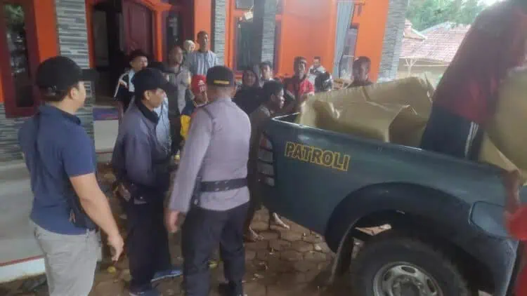 Tenggelam di Curug Leuwiputih Carita, Dua Wisatawan Asal Cilegon Ditemukan Tewas 