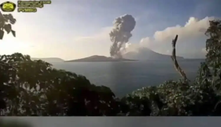 GAK Erupsi, Masyarakat Diminta Tak Mendekat Dengan Radius 5 Kilometer