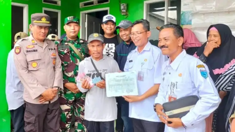 Awasi Langsung Penyalurannya, Kadinsos Pandeglang: Saya Pastikan Bansos Diterima KPM